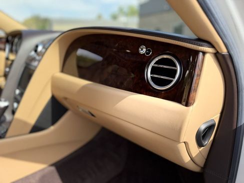 Used 2018 Bentley Flying Spur S V8 AWD/4WD image 21