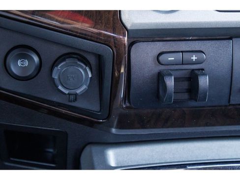 Used 2016 Ford F350 Platinum w/ FX4 Off-Road Package AWD/4WD image 29