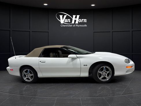 Used 2000 Chevrolet Camaro Z28 w/ SS Performance/Appearance Pkg RWD image 16