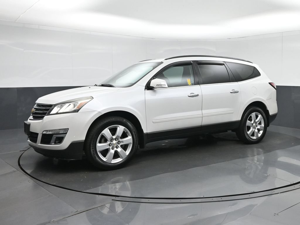 Used 2017 Chevrolet Traverse LT w/ Style and Technology Package AWD/4WD image 3