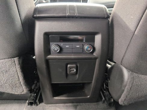 Used 2023 Chevrolet Traverse LT w/ Rear Camera Mirror Package AWD/4WD image 22