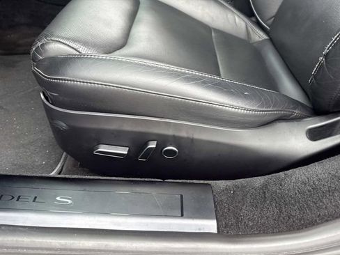 Used 2021 Tesla Model S Plaid image 19