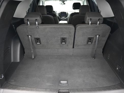 Used 2020 Chevrolet Traverse LT FWD image 27