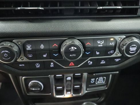 New 2026 Jeep Wrangler Unlimited Sport AWD/4WD image 30