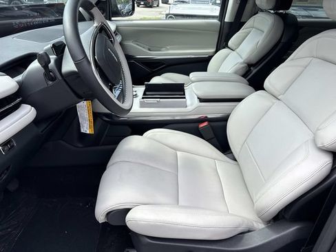New 2026 Lincoln Navigator Premiere AWD/4WD image 23