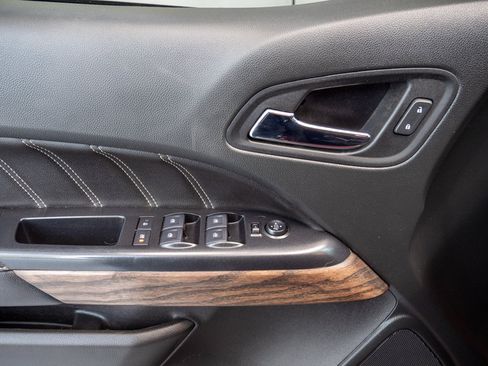 Used 2022 GMC Canyon Denali image 11