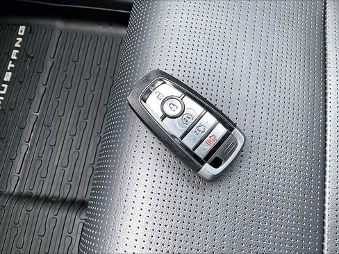 Used 2025 Ford Mustang Premium image 14