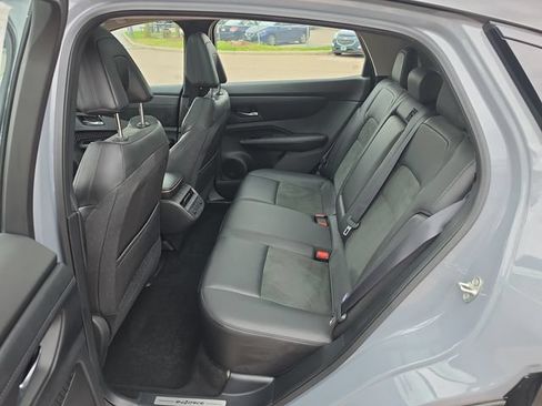 Used 2024 Nissan Ariya AWD image 23