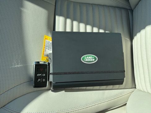 Certified 2025 Land Rover Discovery S AWD/4WD image 22