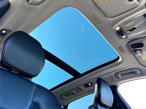 Used 2021 Volvo XC60 T5 Momentum w/ Advanced Package image 25