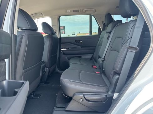 New 2026 Nissan Pathfinder SL AWD/4WD image 12