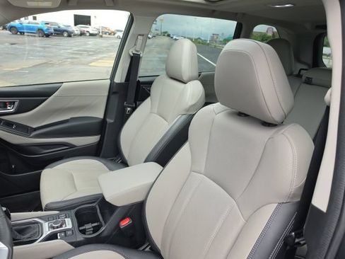 Certified 2023 Subaru Forester Limited AWD/4WD image 10
