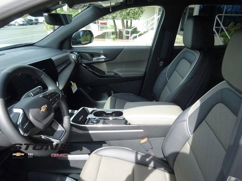 New 2026 Chevrolet Equinox LT w/ Convenience Package II image 13