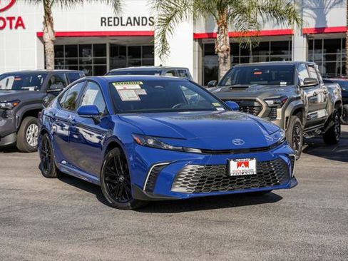 Certified 2026 Toyota Camry SE image 1