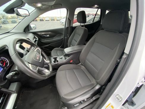 Used 2024 GMC Terrain SLE w/ Driver Convenience Package image 23