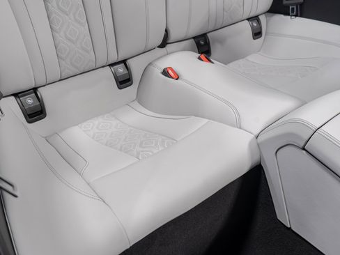 Used 2025 BMW M8 Competition image 76