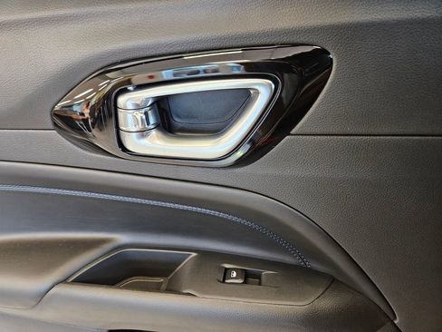 New 2026 Jeep Compass Latitude image 9