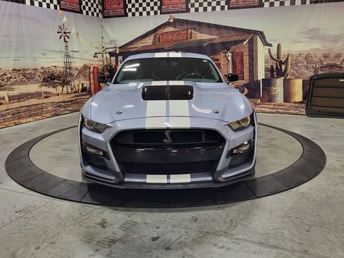 Used 2022 Ford Mustang Shelby GT500 w/ Carbon Fiber Track Pack image 2