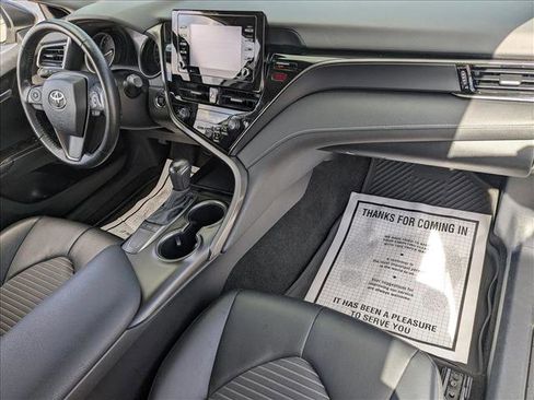 Used 2022 Toyota Camry SE image 20