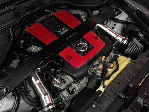 Used 2017 Nissan 370Z NISMO RWD image 17