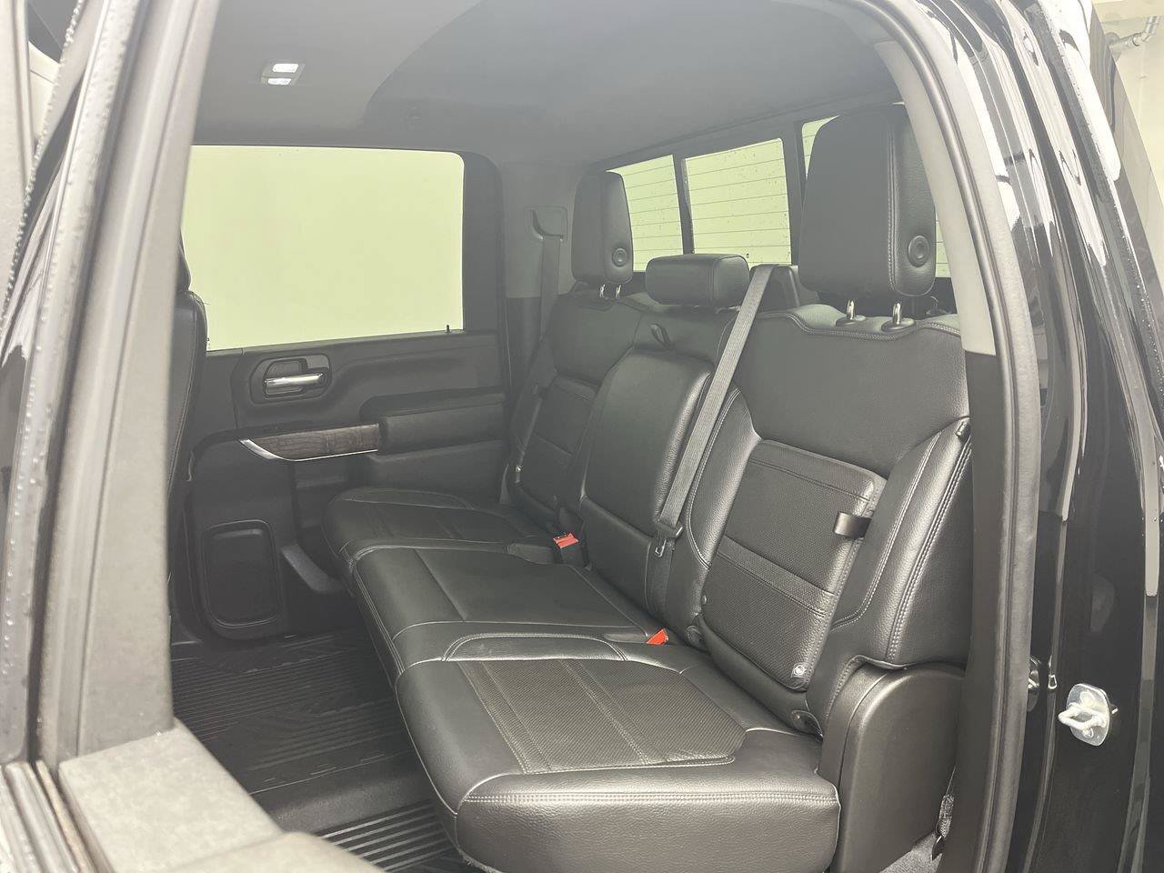 Certified 2021 GMC Sierra 2500 Denali w/ Denali Black Diamond Edition AWD/4WD image 14