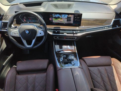 Used 2024 BMW X7 xDrive40i w/ Premium Package AWD/4WD image 29
