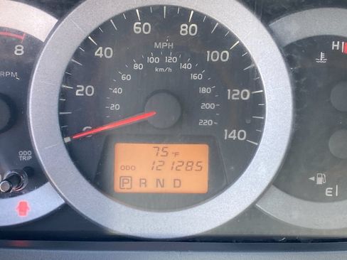 Used 2012 Toyota RAV4 4WD w/ Value Pkg image 19