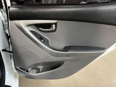 Used 2016 Hyundai Elantra SE FWD image 13