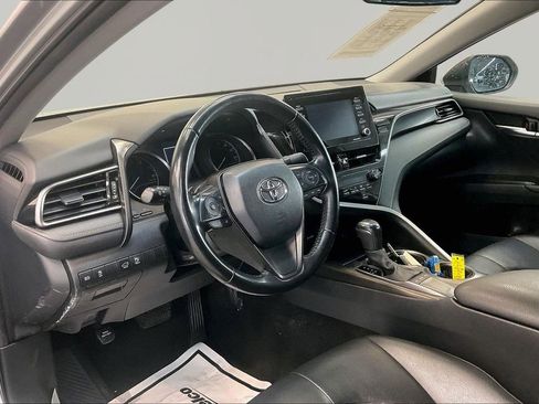 Used 2022 Toyota Camry SE FWD image 19