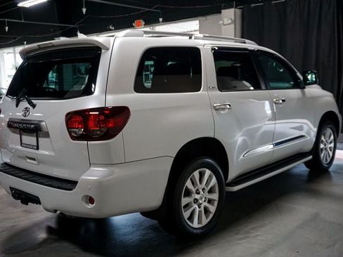 Used 2022 Toyota Sequoia Platinum AWD/4WD image 7