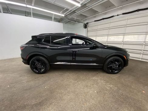 Used 2024 Chevrolet Equinox EV RS image 7