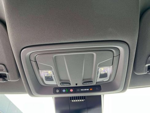 Used 2022 GMC Sierra 1500 SLT w/ SLT Convenience Package AWD/4WD image 33