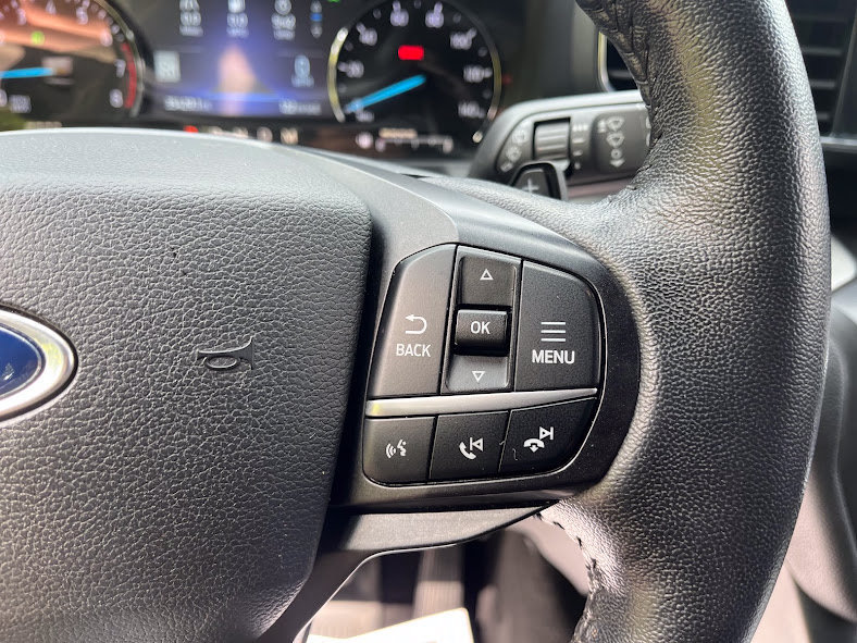 Used 2020 Ford Explorer XLT w/ Equipment Group 202A AWD/4WD image 13
