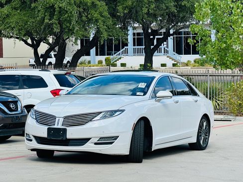 Used 2014 Lincoln MKZ Hybrid FWD image 3