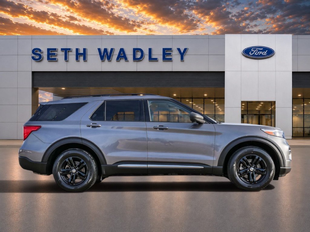 Used 2024 Ford Explorer XLT w/ Equipment Group 202A RWD image 8