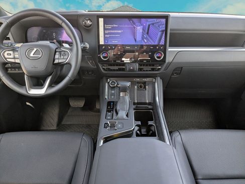 Certified 2025 Lexus GX 550 w/ Accessory Package (2T) image 17