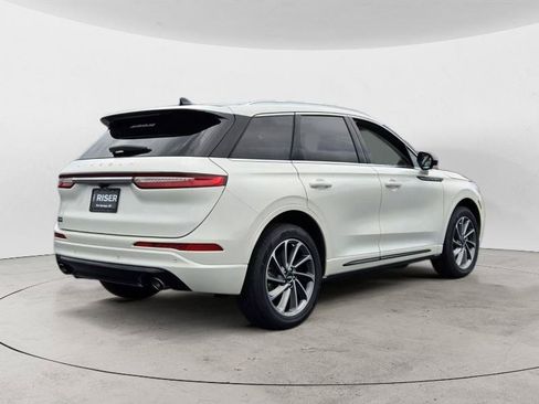 Used 2024 Lincoln Corsair Grand Touring AWD/4WD image 3