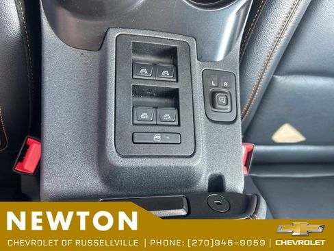 Used 2024 Ford Bronco Badlands AWD/4WD image 13