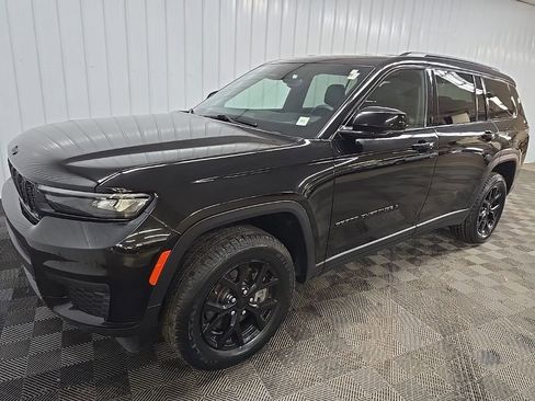 Used 2024 Jeep Grand Cherokee L Laredo AWD/4WD image 8