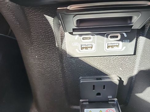 Certified 2024 Jeep Gladiator Mojave w/ Technology Group image 21