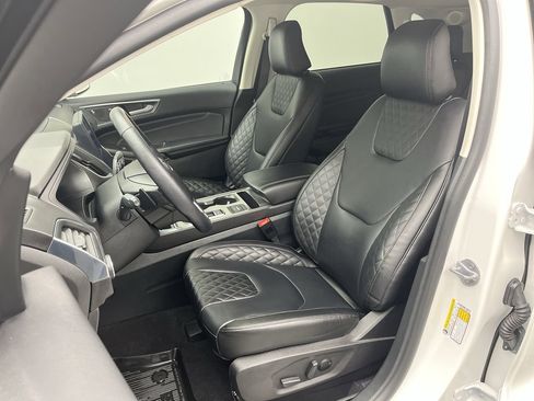 Certified 2023 Ford Edge Titanium w/ Class II Trailer Tow Package image 10