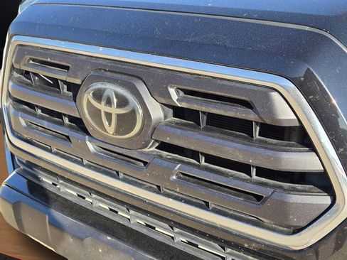 Used 2019 Toyota Tacoma SR5 image 10