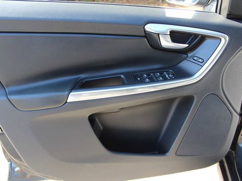 Used 2013 Volvo XC60 3.2 image 34