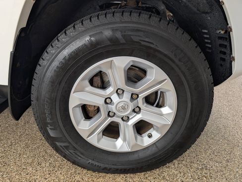 Used 2014 Toyota 4Runner 4WD image 24