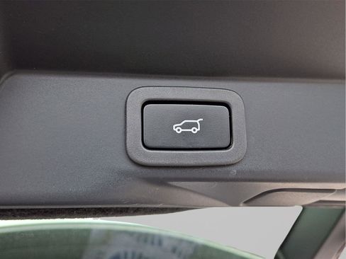 Used 2021 Land Rover Range Rover Sport HSE Silver Edition image 32