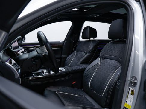 Used 2020 BMW ALPINA B7 xDrive w/ Luxury Rear Seating Package image 5