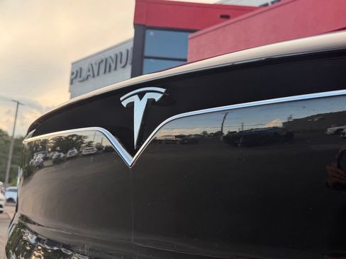 Used 2023 Tesla Model X AWD/4WD image 4
