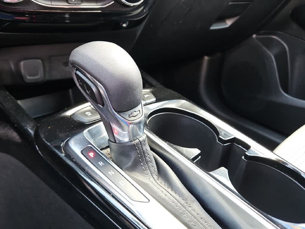 Used 2025 Chevrolet Trax LT FWD image 5