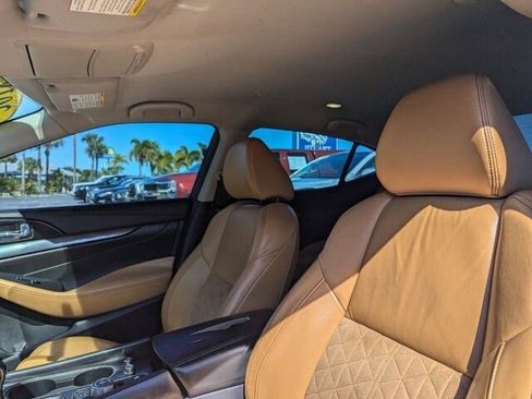 Used 2018 Nissan Maxima SR image 12