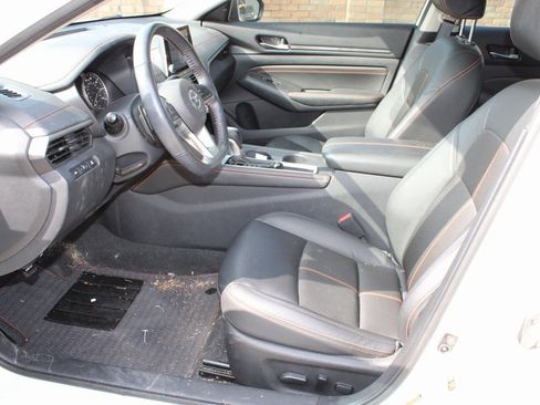 Used 2022 Nissan Altima 2.5 SR w/ Midnight Edition Package image 16